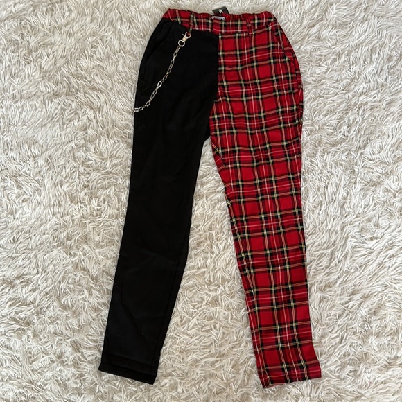 Hot Topic Black & Red Plaid Split Leg Pants - Picture 1 of 9